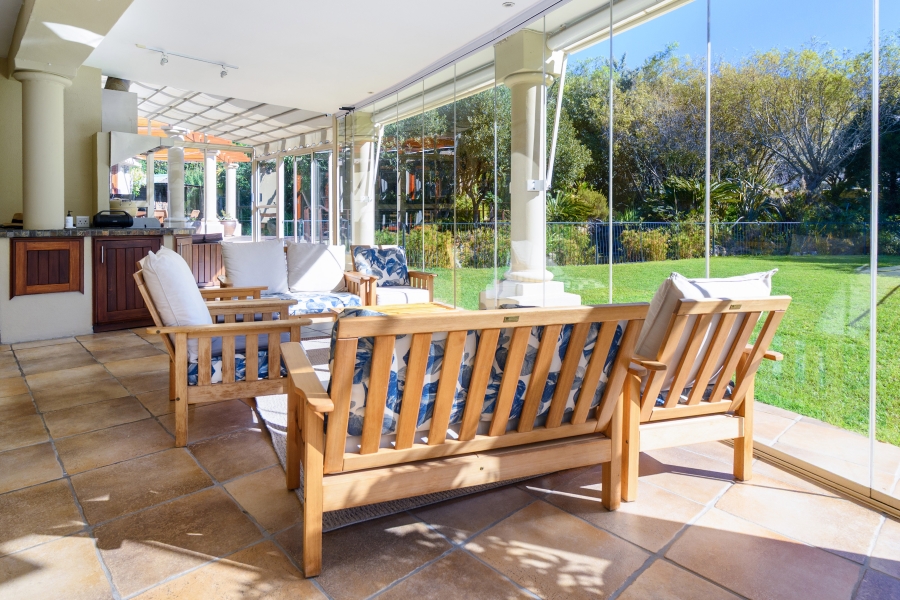 7 Bedroom Property for Sale in Zwaanswyk Western Cape